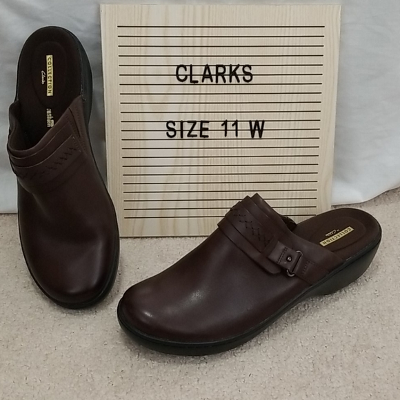 clarks wide clogs